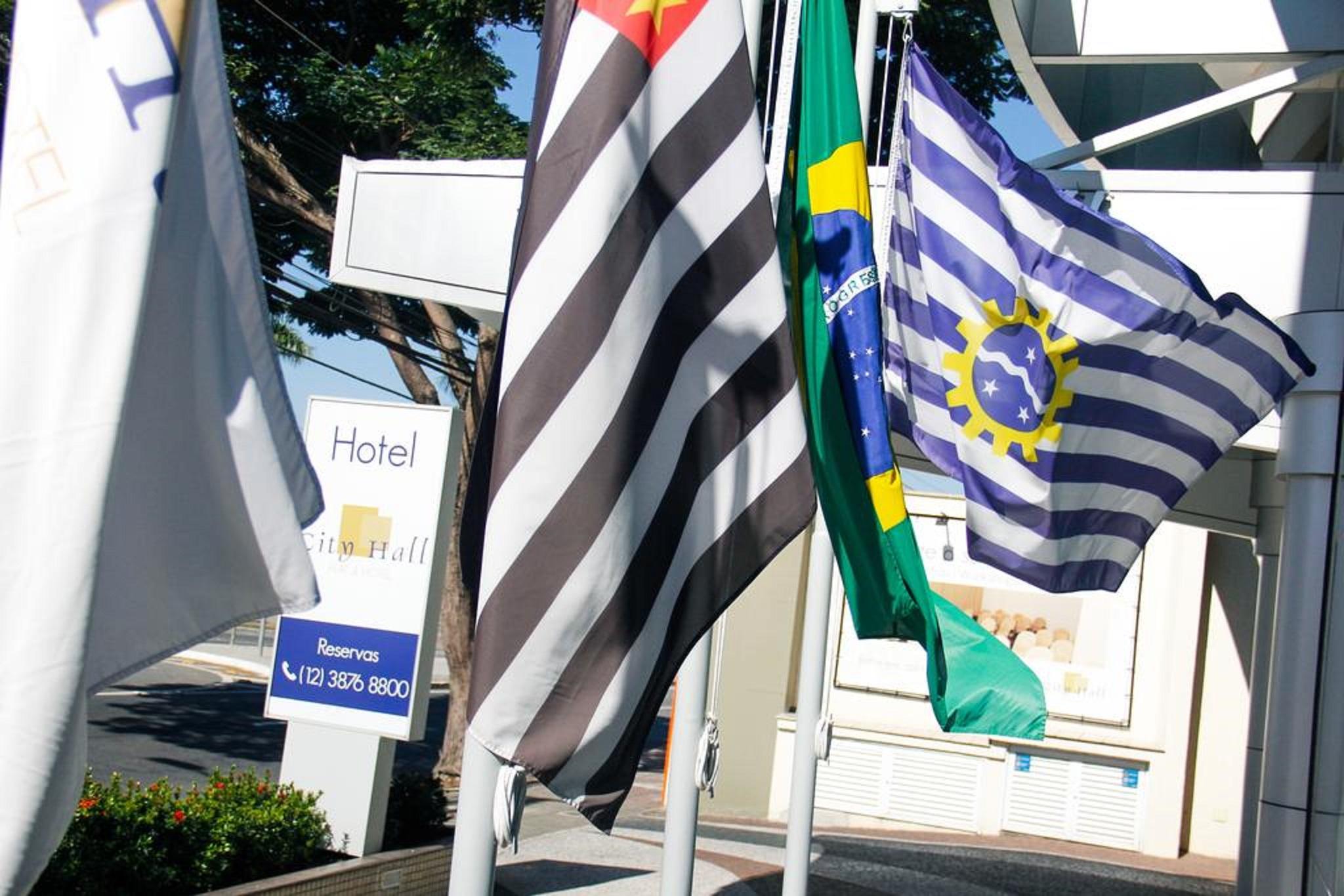 Hotel City Hall เซาโจเซดอสกัมปอส ภายนอก รูปภาพ